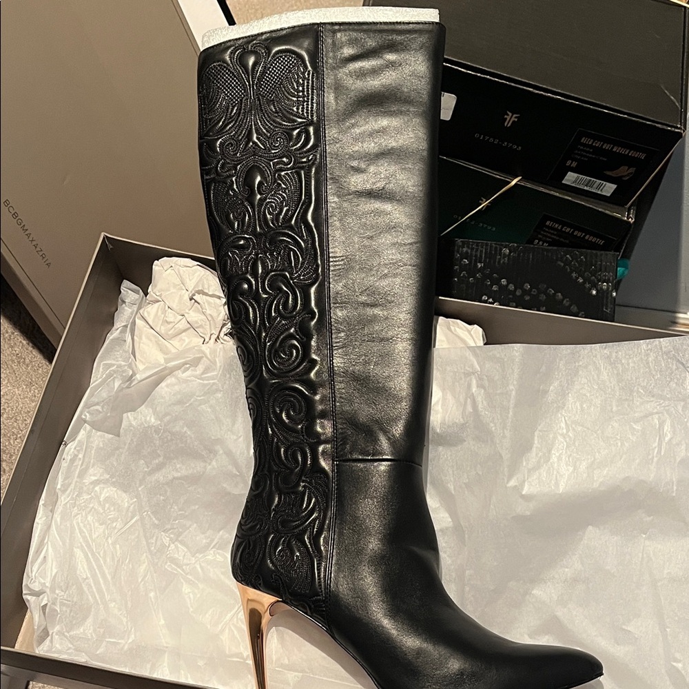 Vero Cuoio Black Boots with Gold Heel